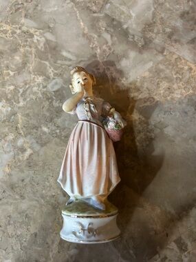 Ardco Fine Quality Dallas Japan Girl with Flower Basket Figurine 6.5"